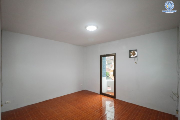 *****ทาวน์เฮ้าส์มือสองย่านนนทบุรี ม.นันทิชา2 บางกรวย-ไทรน้อย บนเนื้อที่ 17 ตร.ว. ฟังก์ชัน 2 ห้องนอน 2 ห้องน้ำ 1 ที่จอดรถ บ้านพร้อมอยู่ในราคาพิเศษ ติดถ.บางกรวย-กรุงเทพ เชื่อมต่อถ.บ้านกล้วย-ไทรน้อย, ถ.กาญจนาภิเษก ใกล้รถไฟฟ้าสายสีม่วง "สถานีคลองบางไผ่"